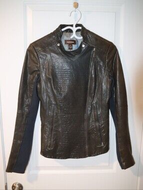Womans Danier Leather Jacket (XS)